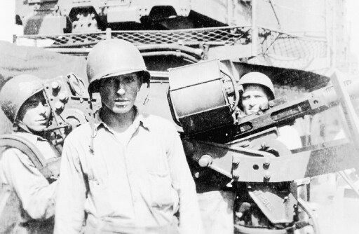 20mm gun crew.<br>(L→R) [unknown], [unknown], S. Schriebersdorf.