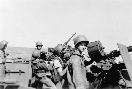 20mm gun crew.<br>(L→R) Hansen, M. Viera, J. Sabo, P. Penta, M. Rupert.
