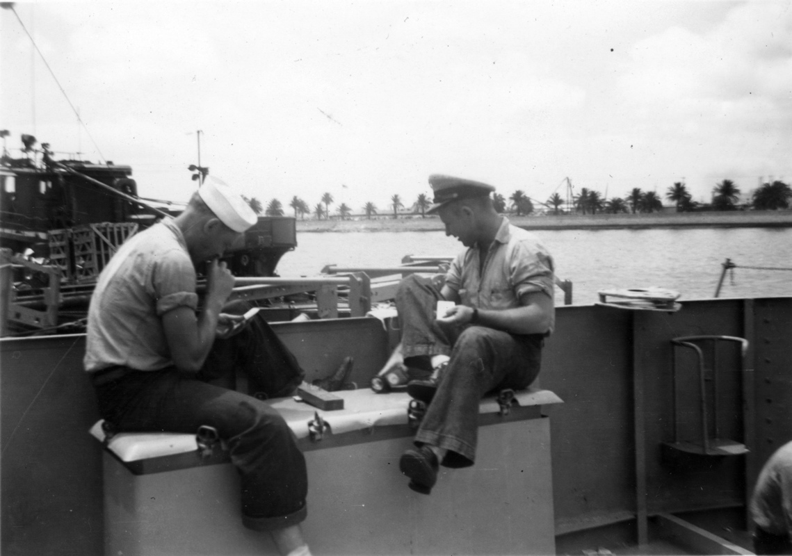 Playing cribbage.<br>[unknown], J. Walters.