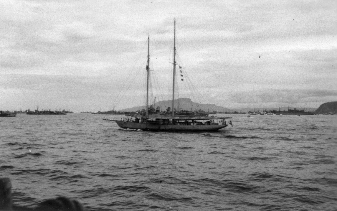 Sloop in Panay Bay, Philippines.<br>1944.